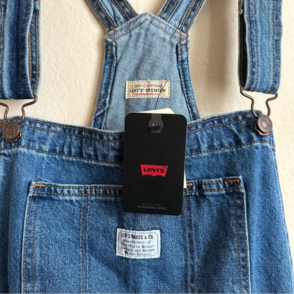 NWT Levi’s Shorts Overalls - Picture 2 of 4